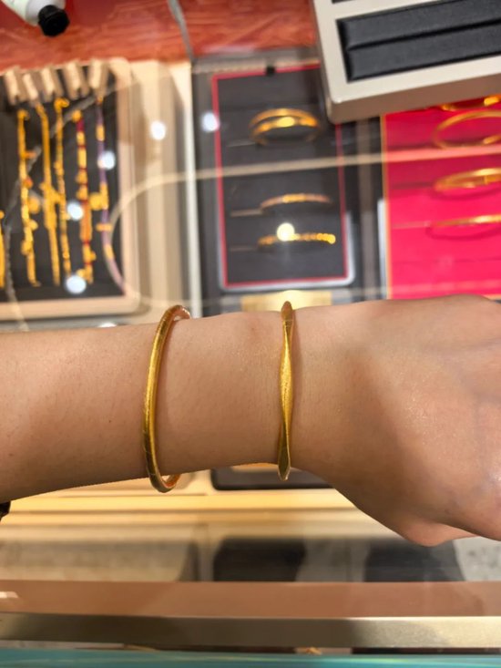 5月13日 记者走访线下金店  摄影 本报见习记者 史佳桐